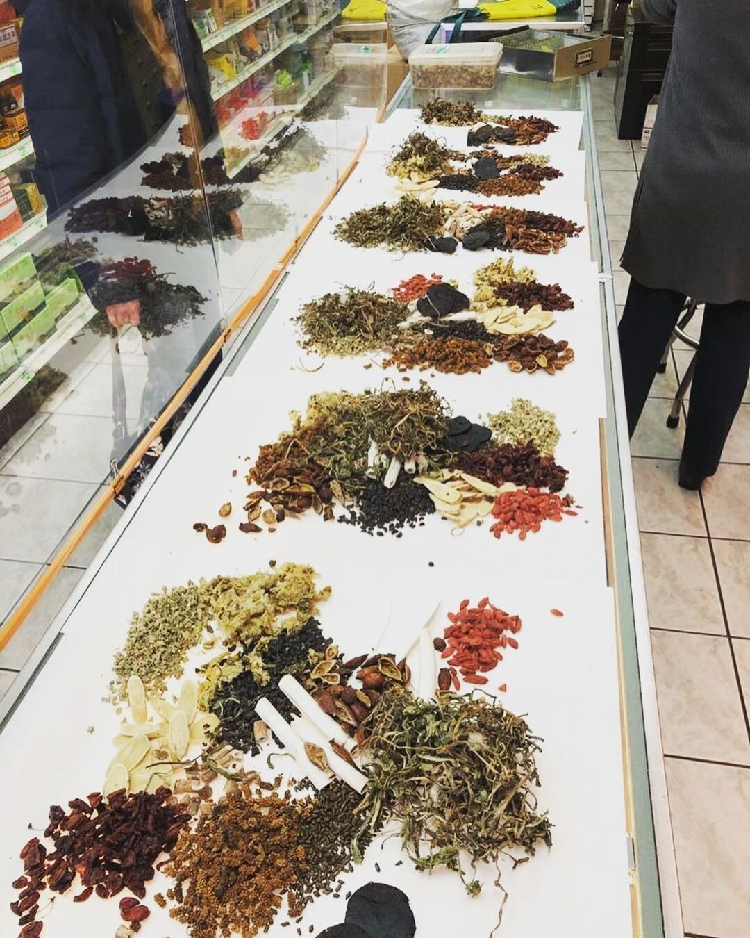 Herbs arranged into individual daily preparations